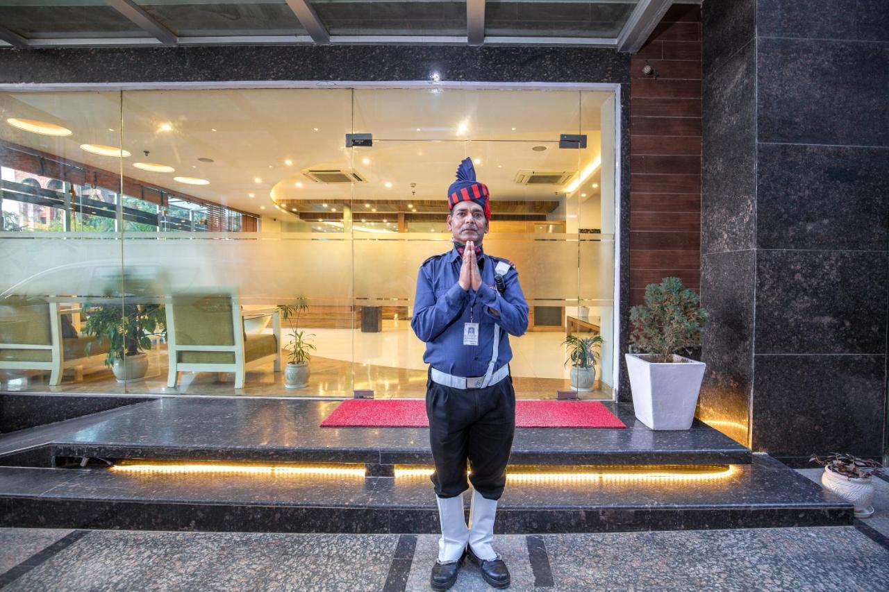 Rosewood Apartment Hotel, Гургаон Екстериор снимка