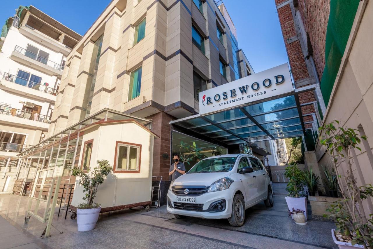 Rosewood Apartment Hotel, Гургаон Екстериор снимка