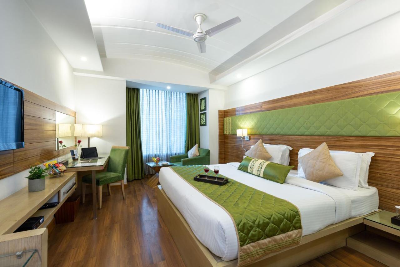 Rosewood Apartment Hotel, Гургаон Екстериор снимка