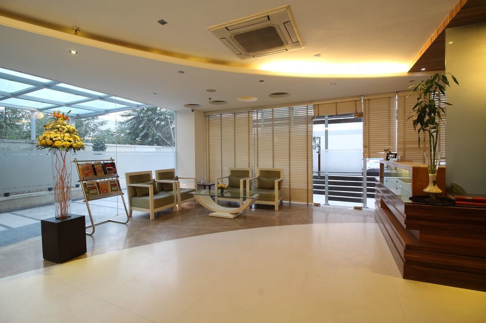 Rosewood Apartment Hotel, Гургаон Екстериор снимка