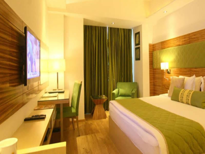 Rosewood Apartment Hotel, Гургаон Екстериор снимка